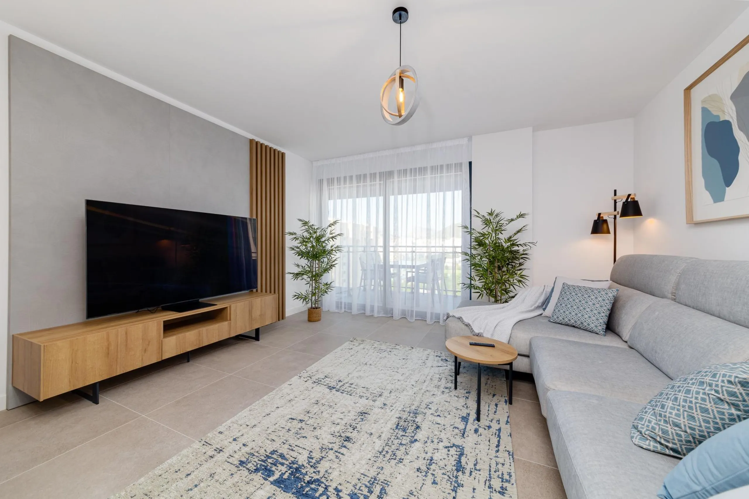 SPECTACULAR NEW LARGE APARTMENT WITH SEA AND MOUNTAIN VIEWS IN CALPE
