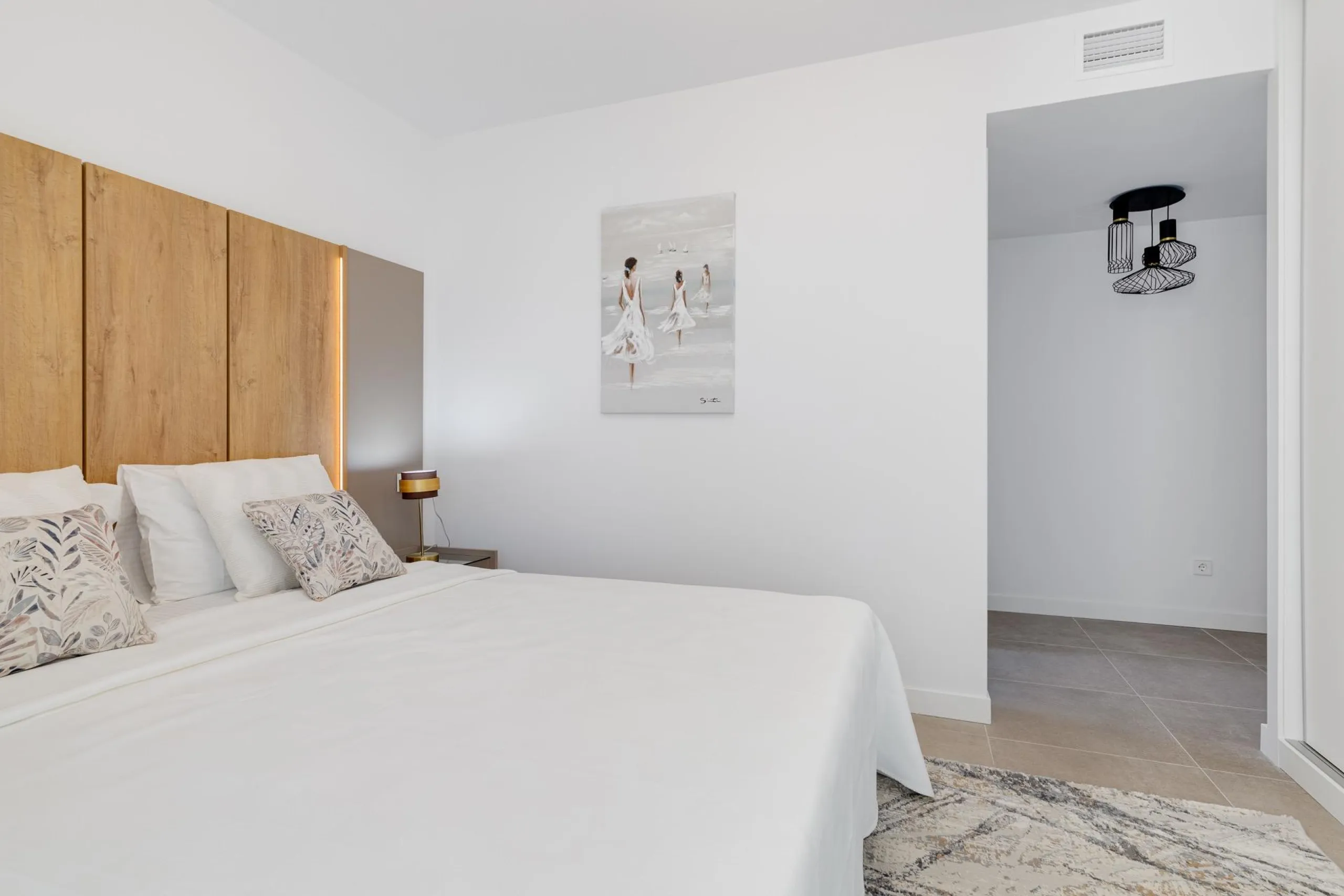 SPECTACULAR NEW LARGE APARTMENT WITH SEA AND MOUNTAIN VIEWS IN CALPE