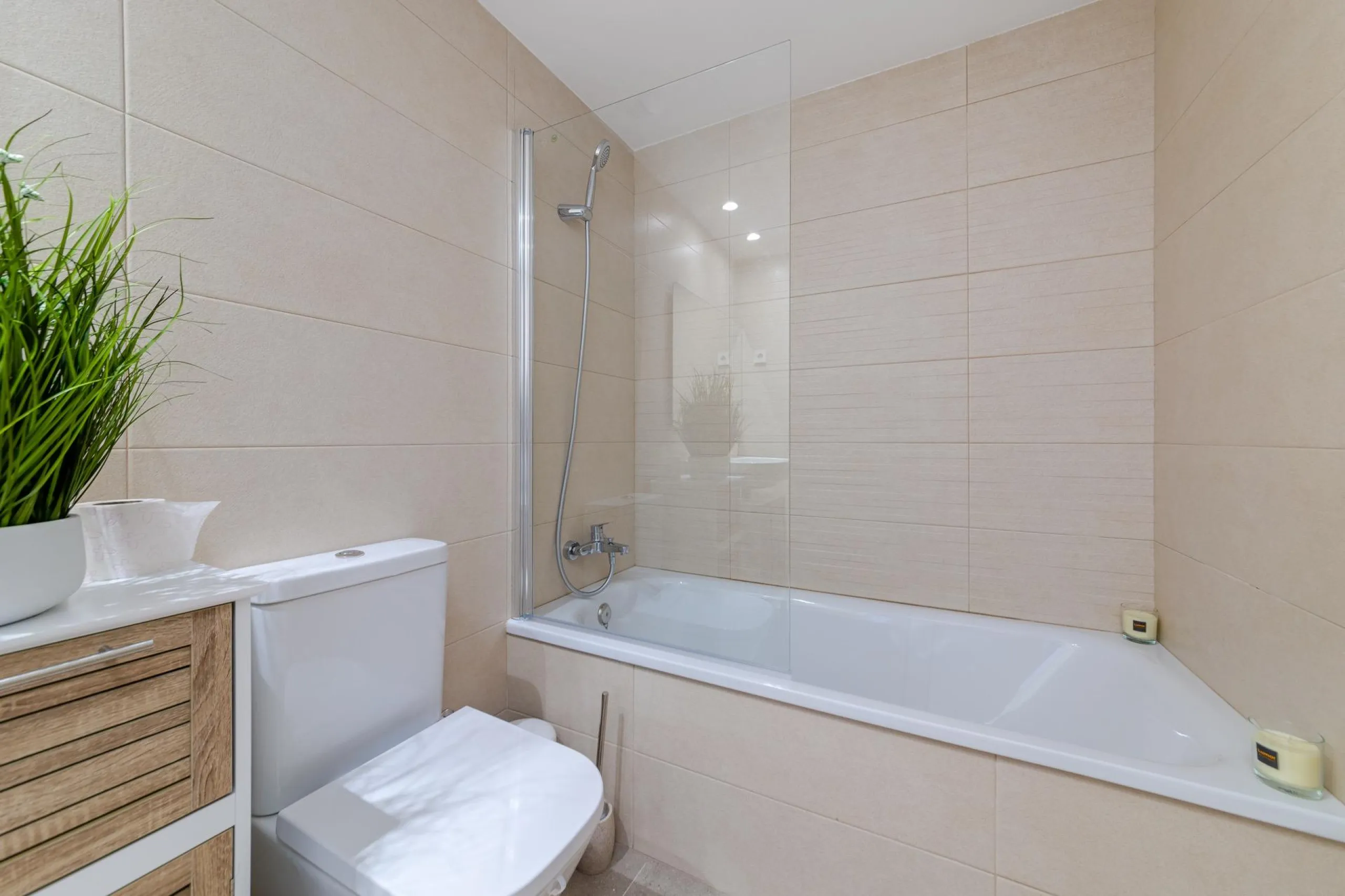 SPECTACULAR NEW LARGE APARTMENT WITH SEA AND MOUNTAIN VIEWS IN CALPE
