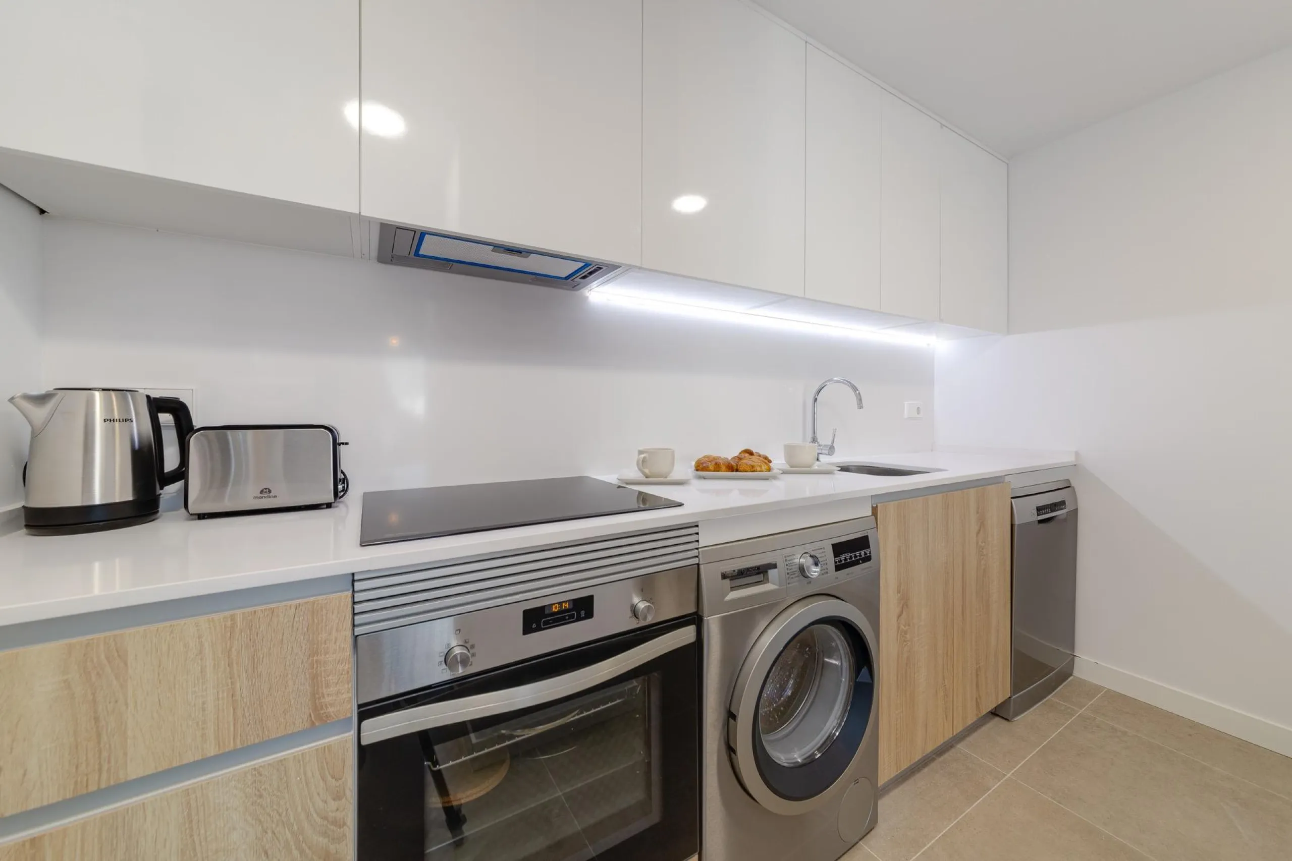 SPECTACULAR NEW LARGE APARTMENT WITH SEA AND MOUNTAIN VIEWS IN CALPE