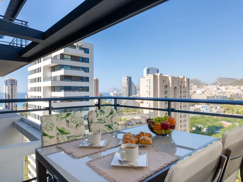 SPECTACULAR NEW LARGE APARTMENT WITH SEA AND MOUNTAIN VIEWS IN CALPE