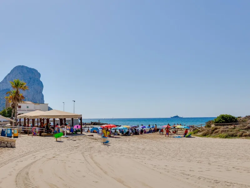 SPECTACULAR NEW LARGE APARTMENT WITH SEA AND MOUNTAIN VIEWS IN CALPE