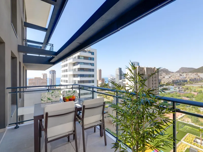 SPECTACULAR NEW LARGE APARTMENT WITH SEA AND MOUNTAIN VIEWS IN CALPE