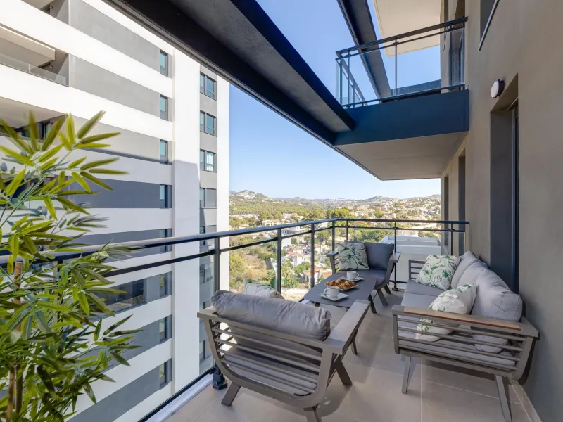 SPECTACULAR NEW LARGE APARTMENT WITH SEA AND MOUNTAIN VIEWS IN CALPE