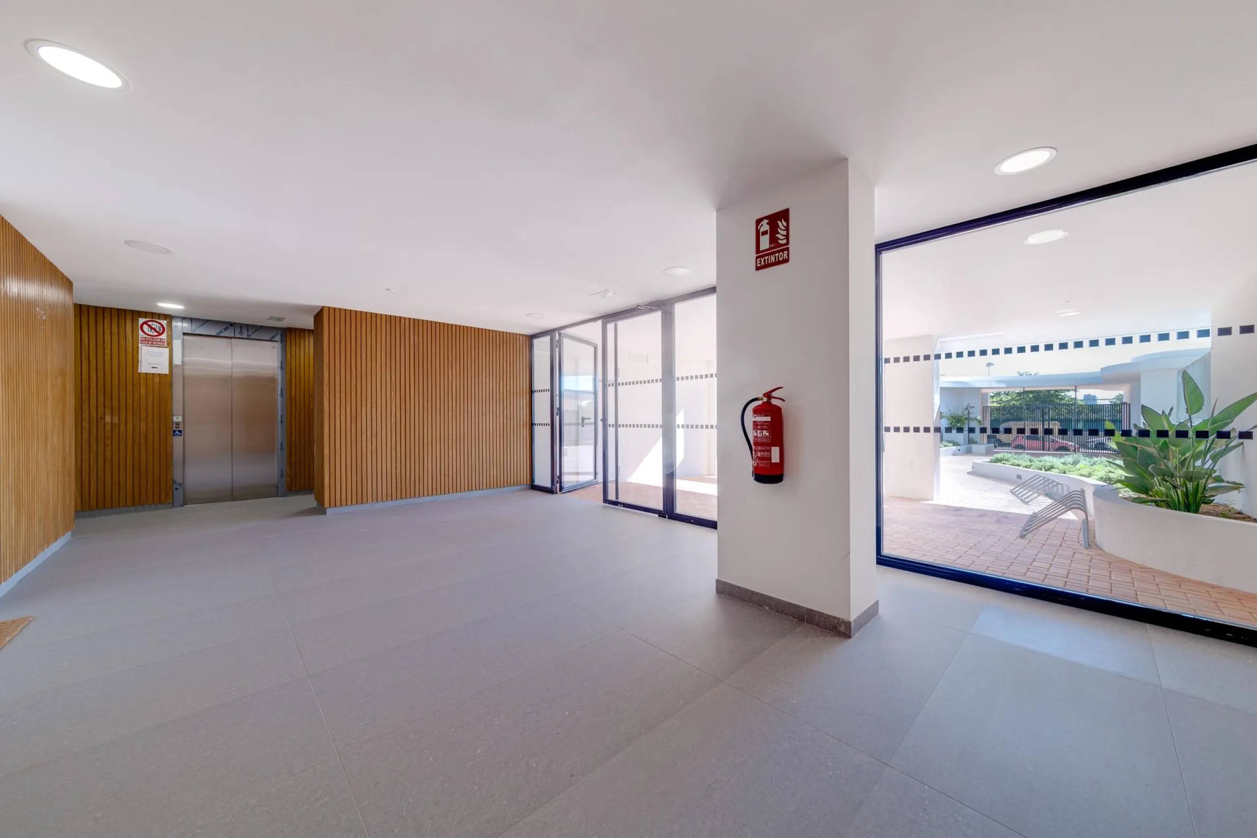 SPECTACULAR NEW LARGE APARTMENT WITH SEA AND MOUNTAIN VIEWS IN CALPE