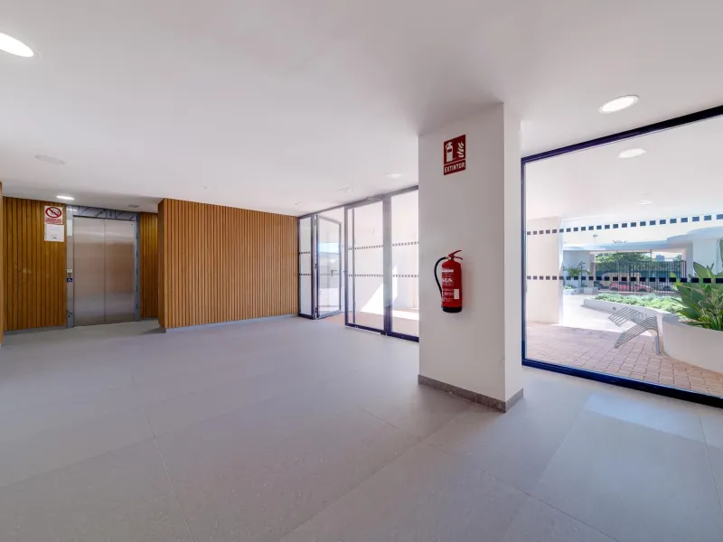 SPECTACULAR NEW LARGE APARTMENT WITH SEA AND MOUNTAIN VIEWS IN CALPE