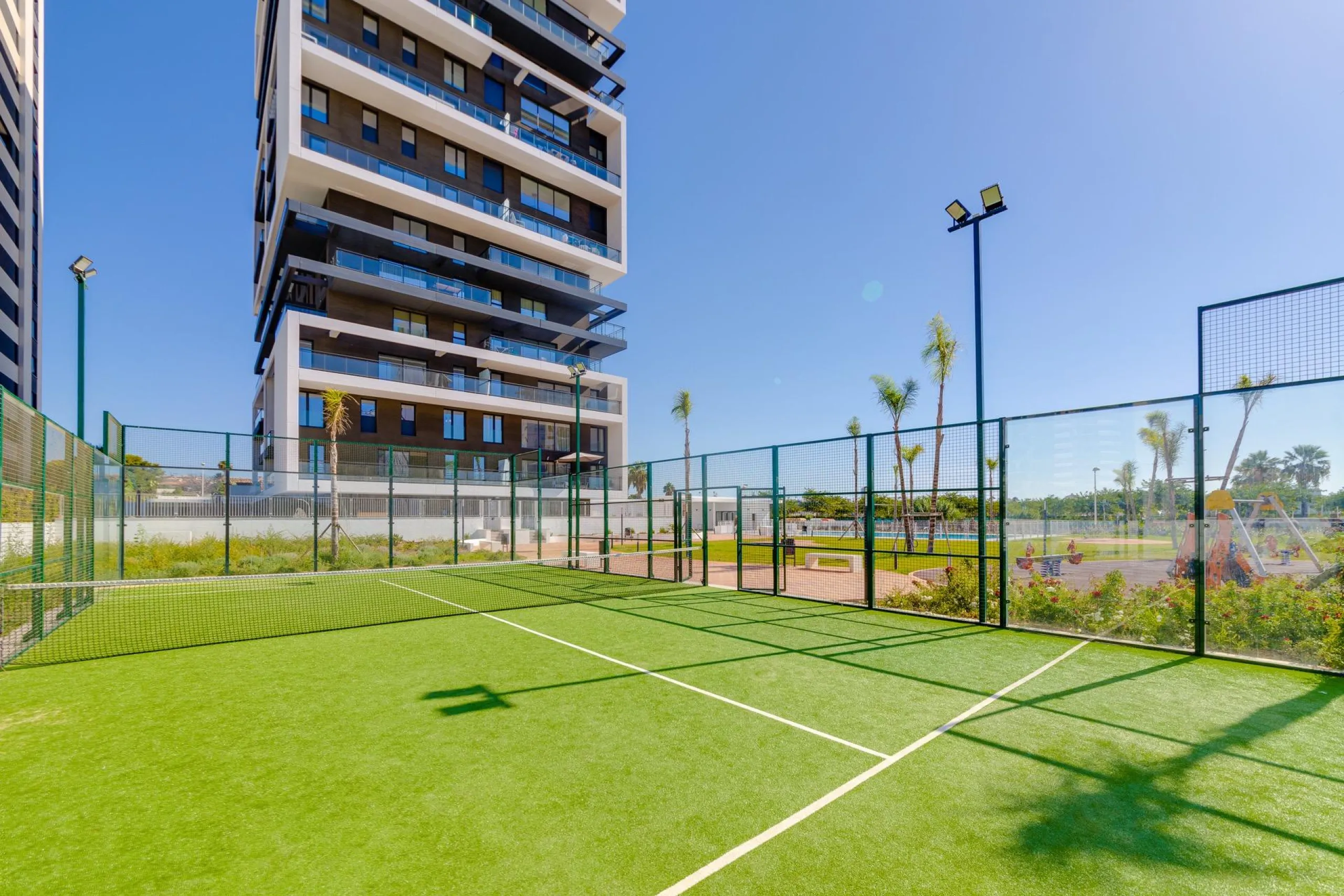 SPECTACULAR NEW LARGE APARTMENT WITH SEA AND MOUNTAIN VIEWS IN CALPE