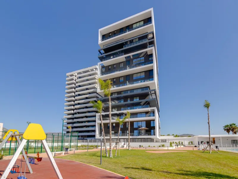 SPECTACULAR NEW LARGE APARTMENT WITH SEA AND MOUNTAIN VIEWS IN CALPE