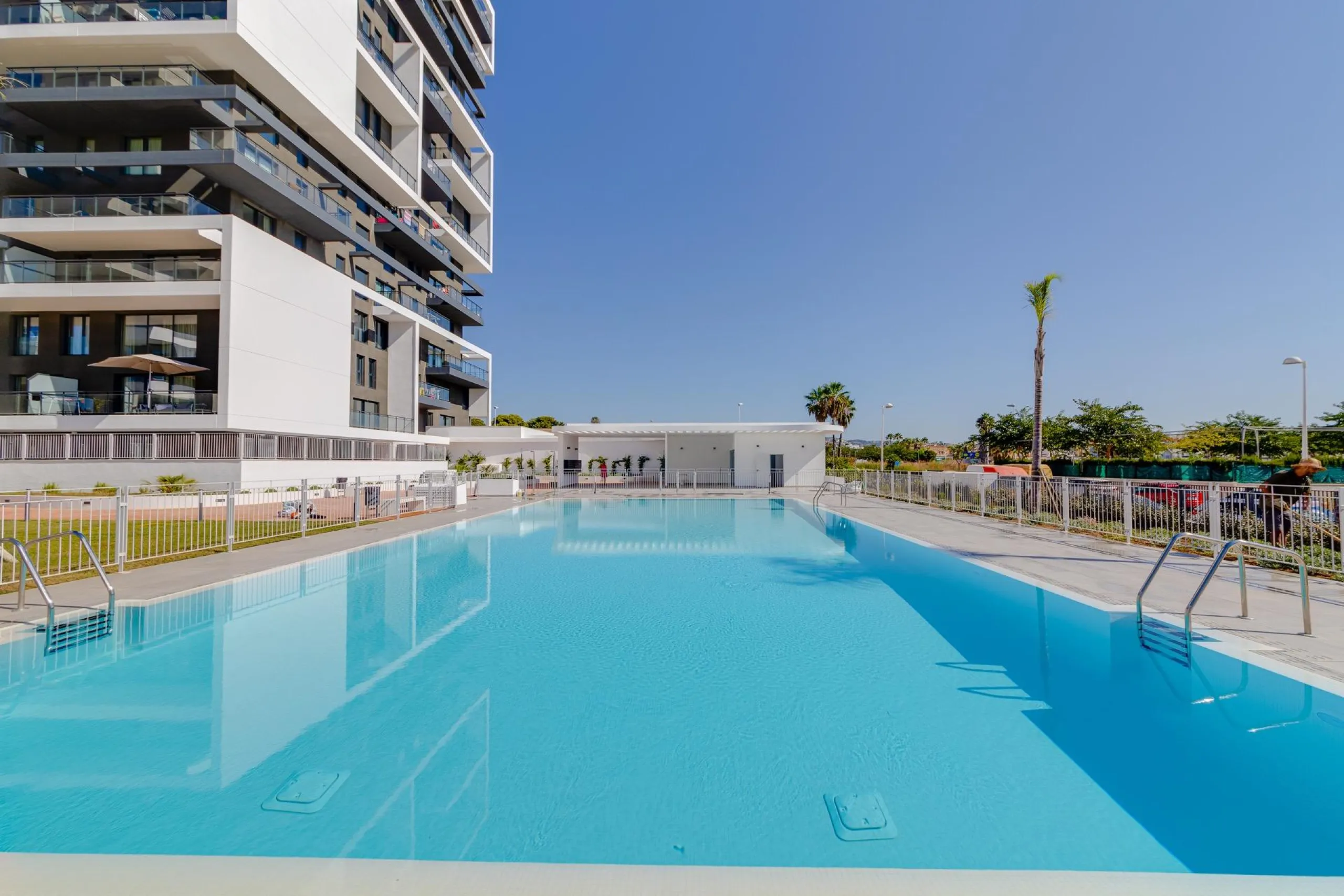 SPECTACULAR NEW LARGE APARTMENT WITH SEA AND MOUNTAIN VIEWS IN CALPE
