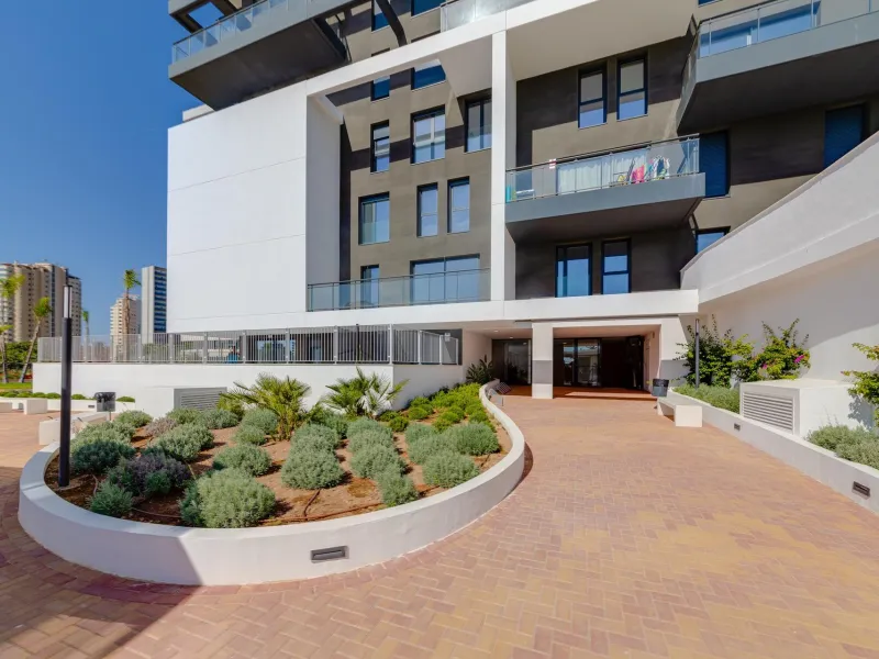 SPECTACULAR NEW LARGE APARTMENT WITH SEA AND MOUNTAIN VIEWS IN CALPE