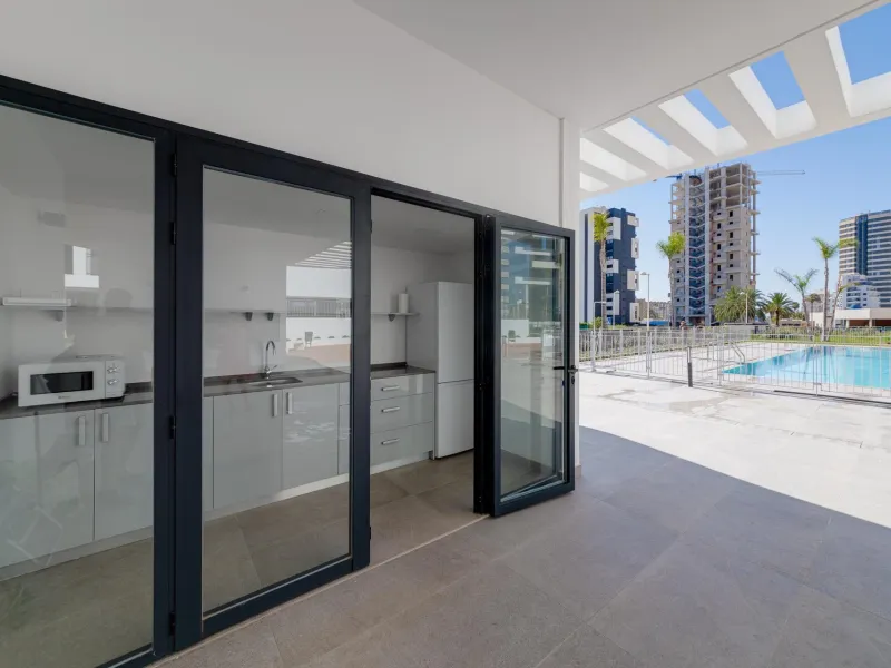 SPECTACULAR NEW LARGE APARTMENT WITH SEA AND MOUNTAIN VIEWS IN CALPE