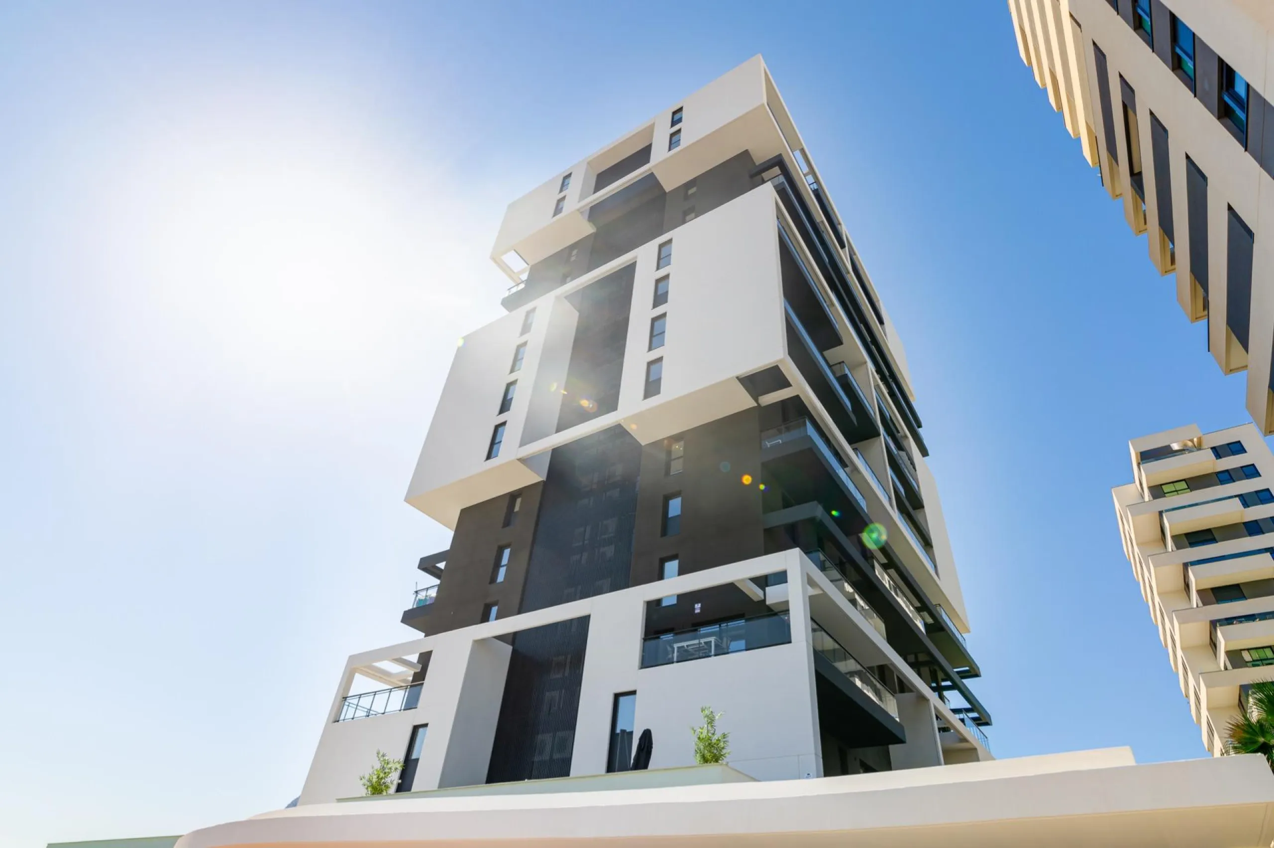 SPECTACULAR NEW LARGE APARTMENT WITH SEA AND MOUNTAIN VIEWS IN CALPE