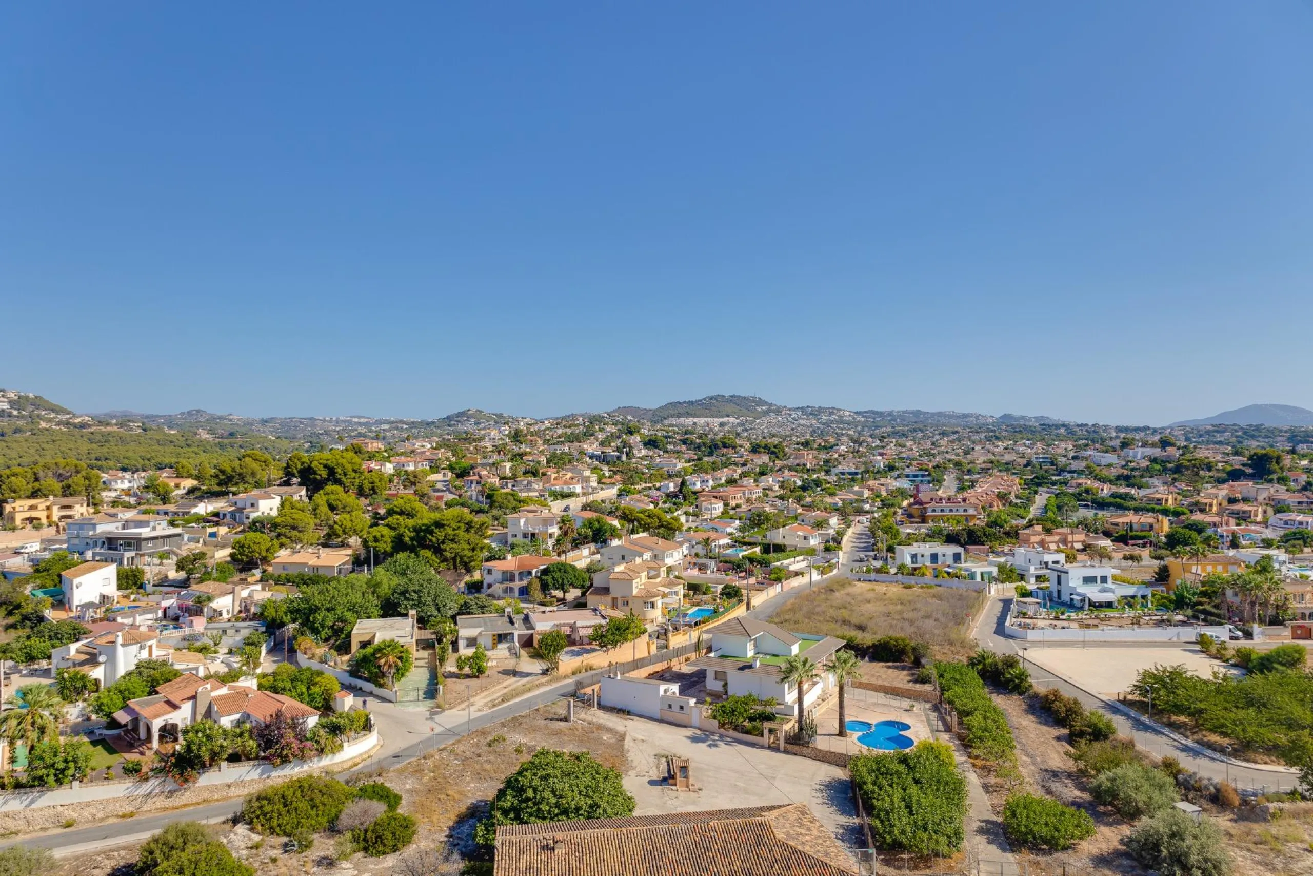 SPECTACULAR NEW LARGE APARTMENT WITH SEA AND MOUNTAIN VIEWS IN CALPE