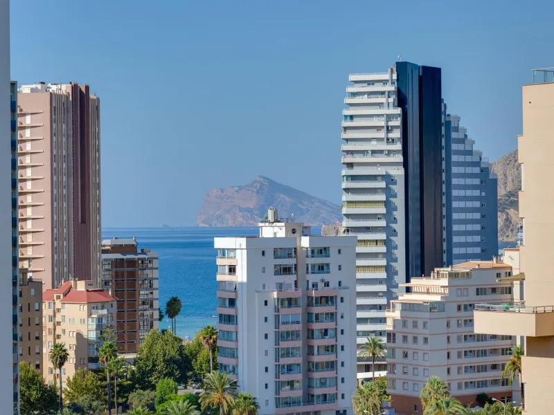 SPECTACULAR NEW LARGE APARTMENT WITH SEA AND MOUNTAIN VIEWS IN CALPE