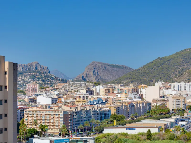 SPECTACULAR NEW LARGE APARTMENT WITH SEA AND MOUNTAIN VIEWS IN CALPE