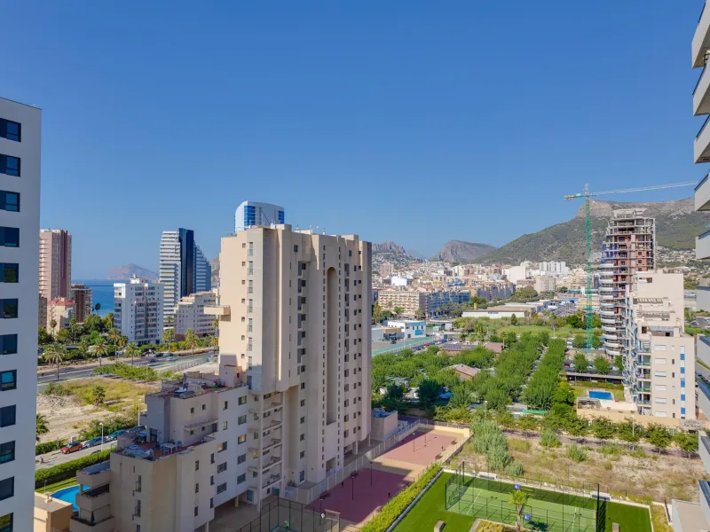 SPECTACULAR NEW LARGE APARTMENT WITH SEA AND MOUNTAIN VIEWS IN CALPE