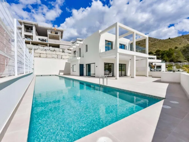 ✨ Newly built completed villa in Golf Bahía — Luxury, space and energy efficiency