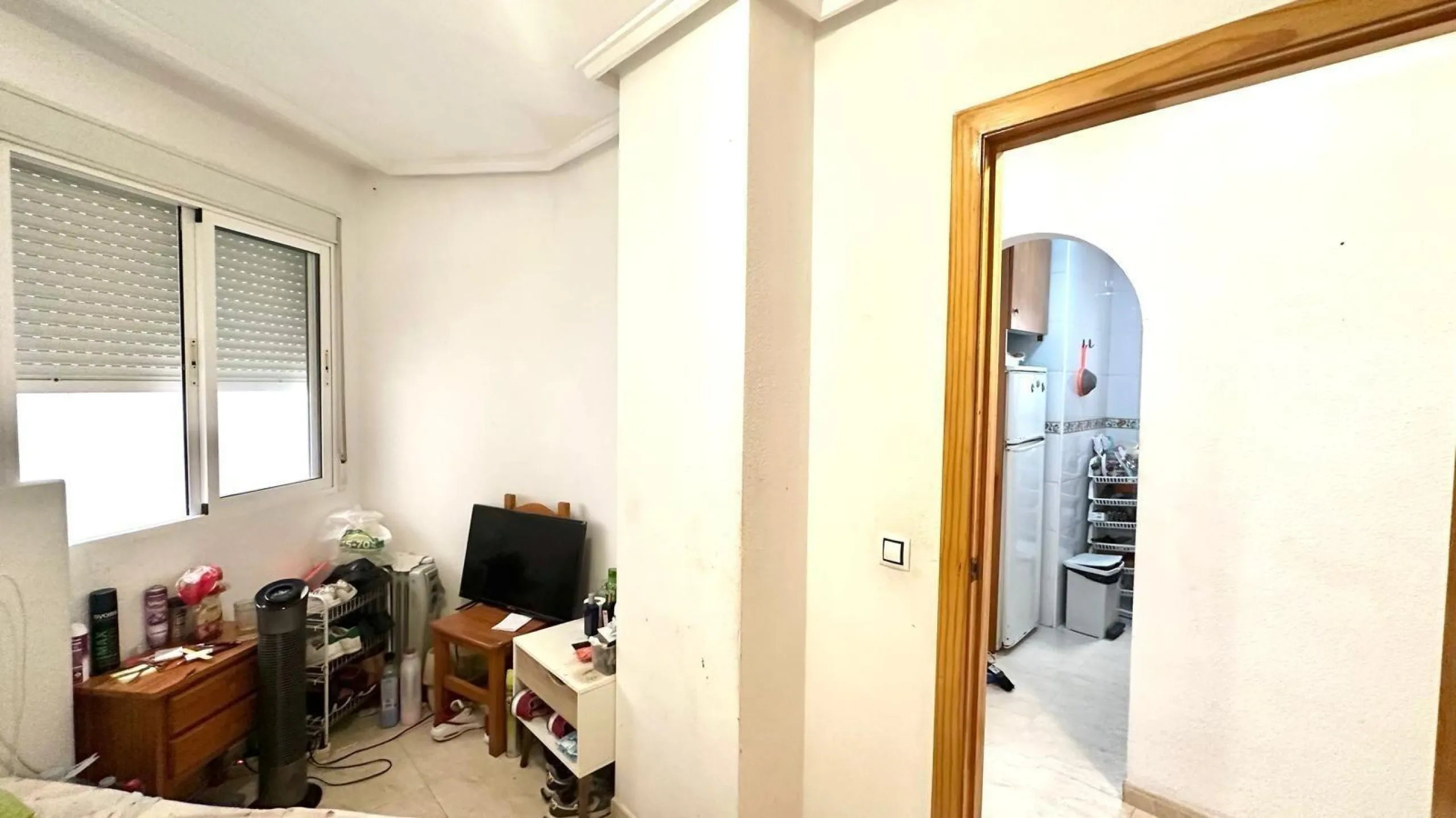 APATRAMENTO EN EL CENTRO DE TORREVIEJA CON PISCINA Y GARAJE INCLUIDO. 2 DORM. 1 BAÑO. PLAYA A 700 METROS.