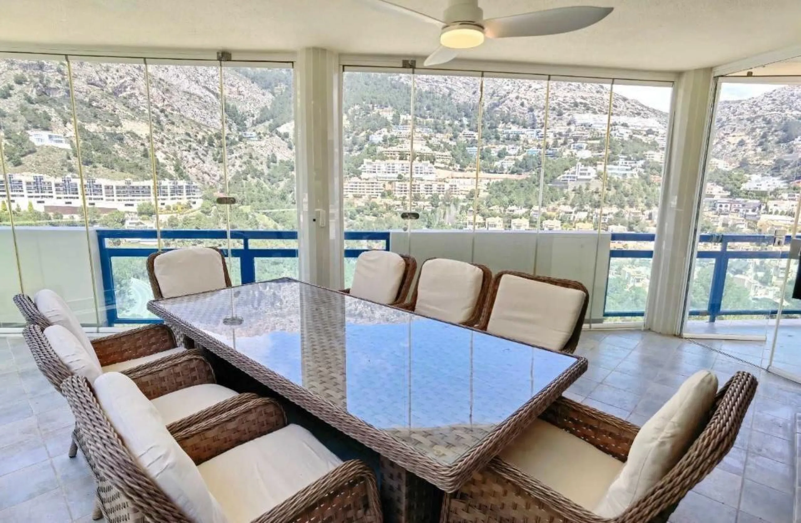 🏡 Vive en Altea Hills — uno de los lugares más prestigiosos y seguros de la Costa Blanca.