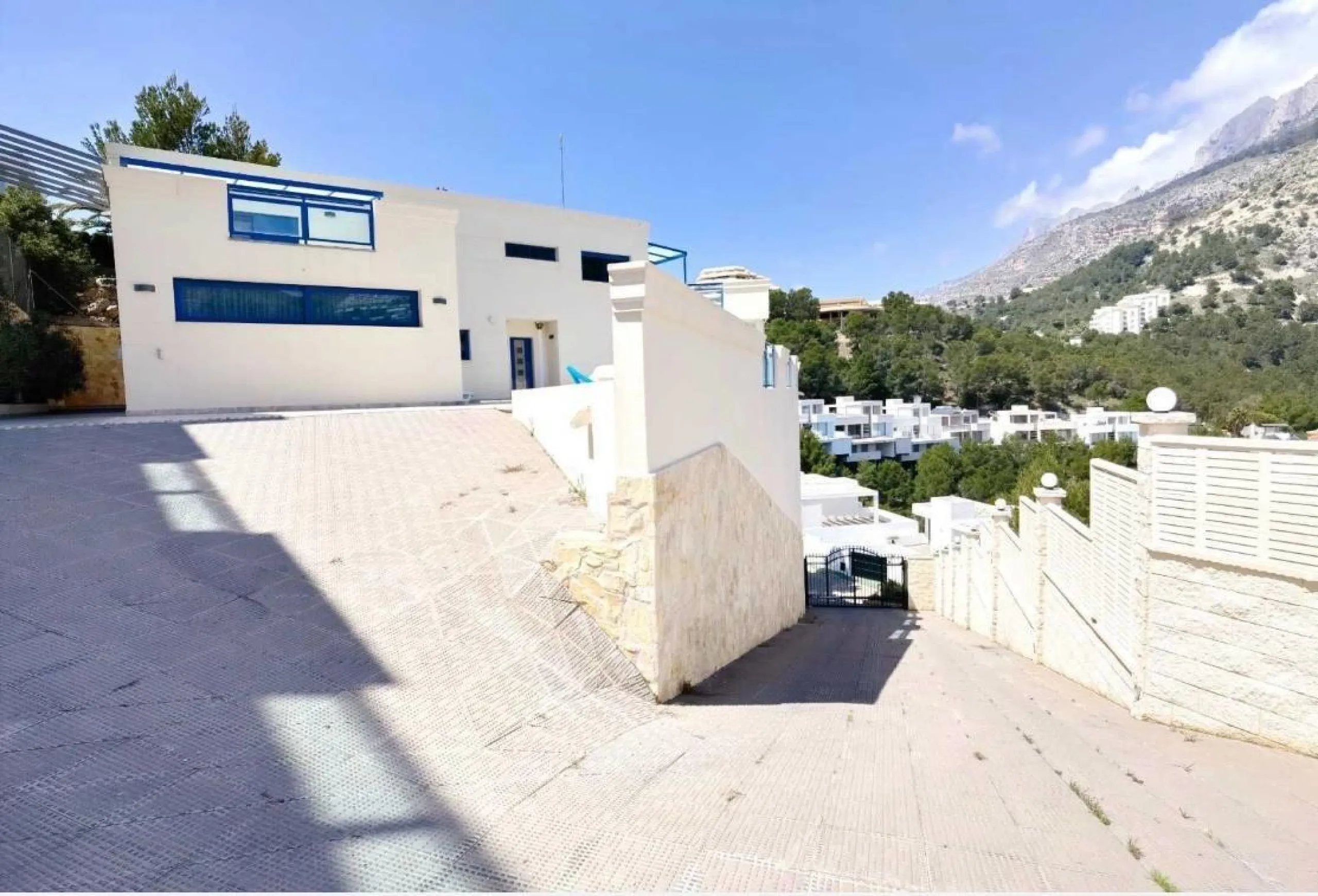 🏡 Vive en Altea Hills — uno de los lugares más prestigiosos y seguros de la Costa Blanca.