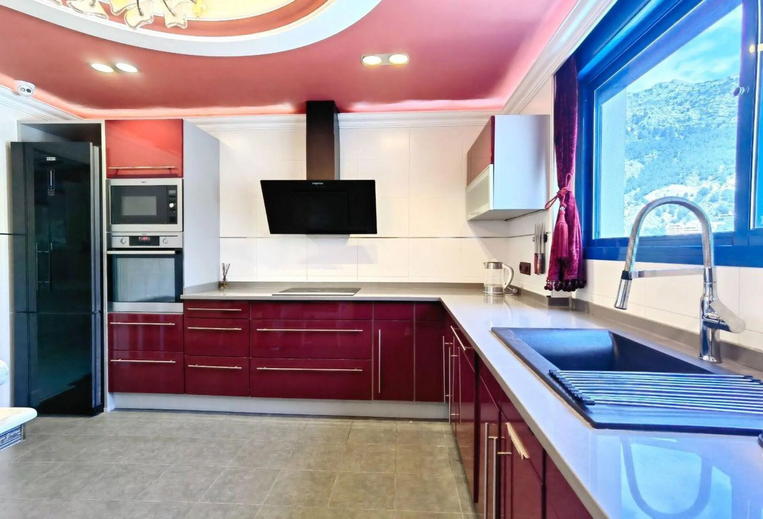 🏡 Vive en Altea Hills — uno de los lugares más prestigiosos y seguros de la Costa Blanca.
