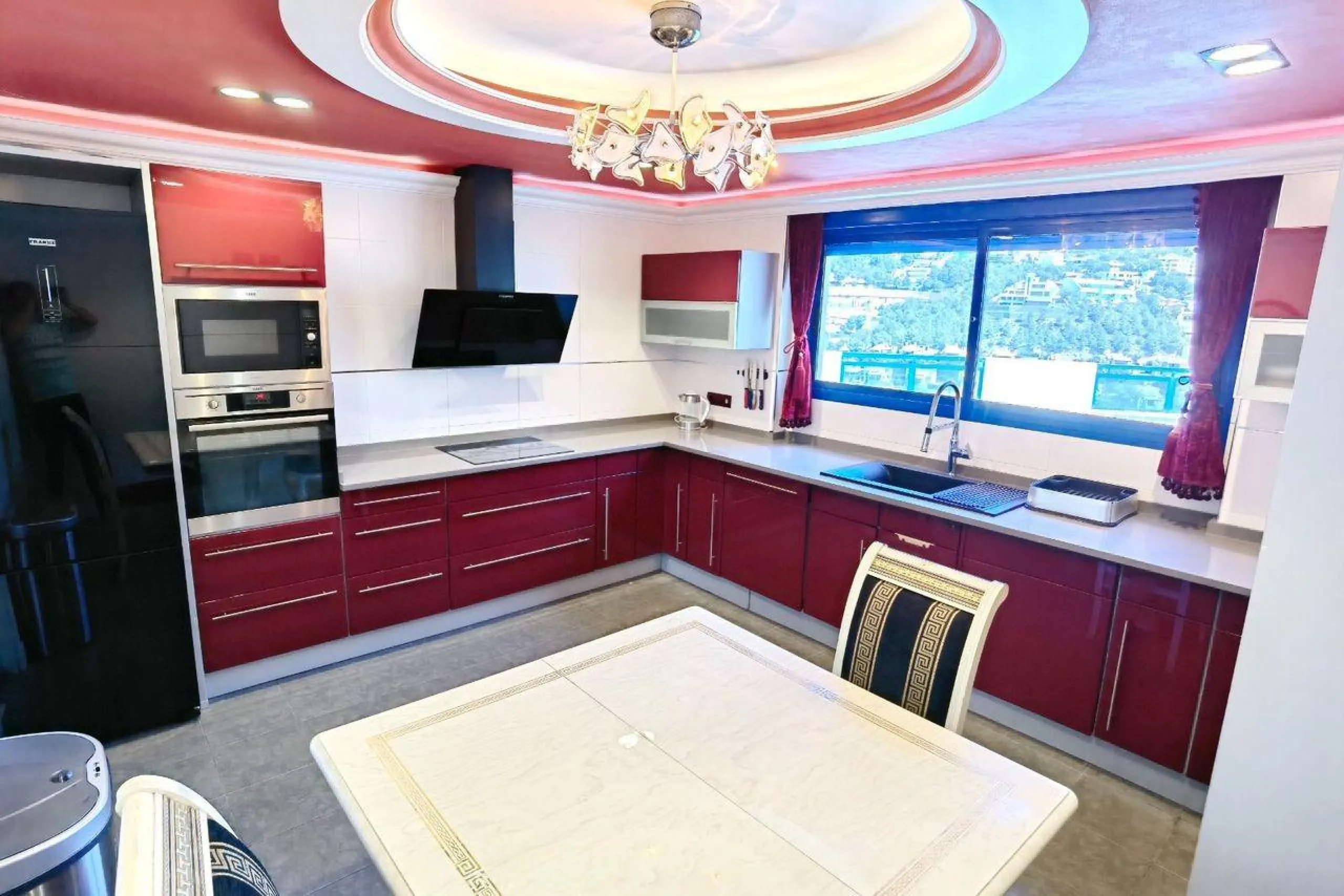 🏡 Vive en Altea Hills — uno de los lugares más prestigiosos y seguros de la Costa Blanca.