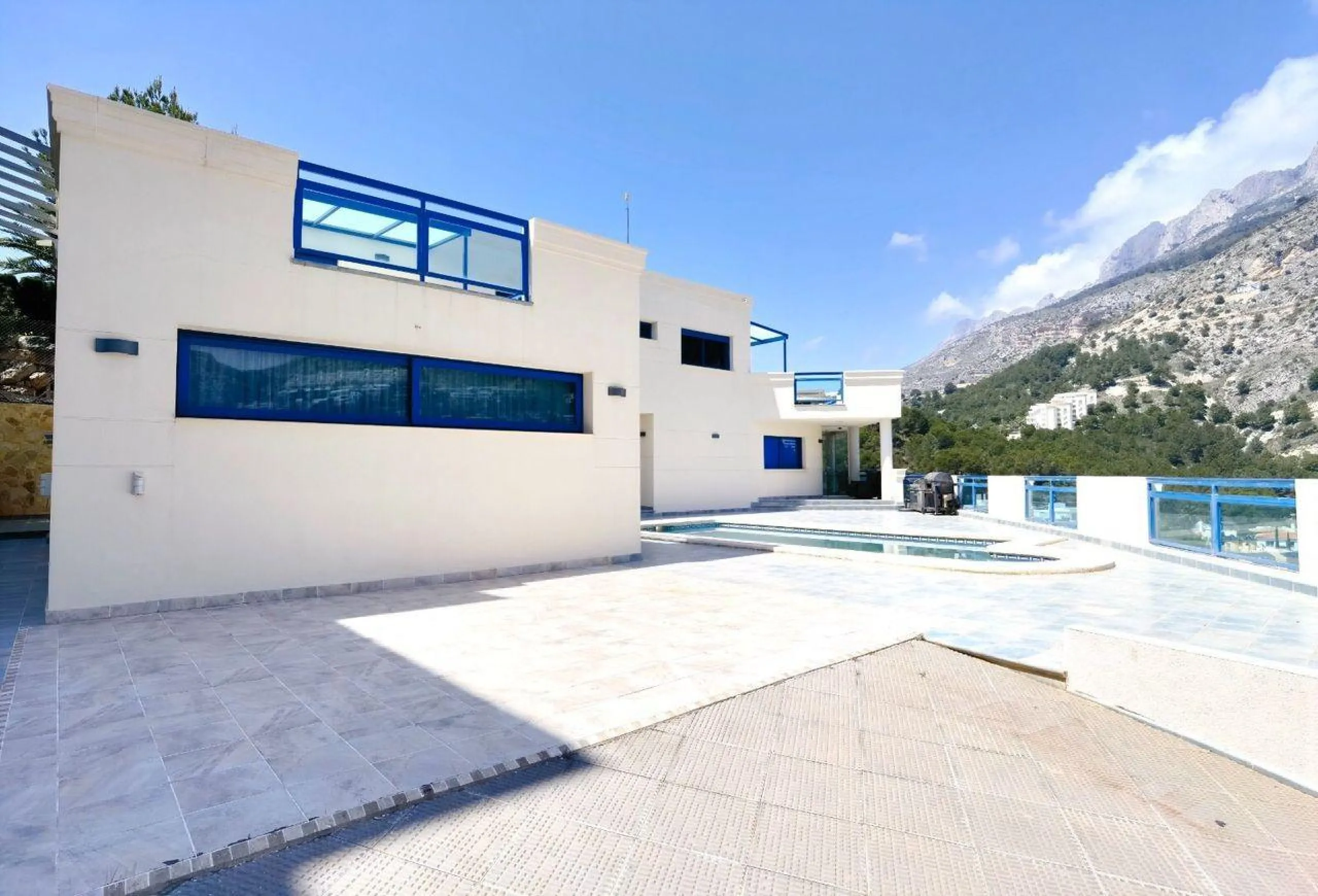 🏡 Vive en Altea Hills — uno de los lugares más prestigiosos y seguros de la Costa Blanca.
