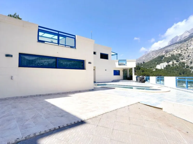 🏡 Vive en Altea Hills — uno de los lugares más prestigiosos y seguros de la Costa Blanca.