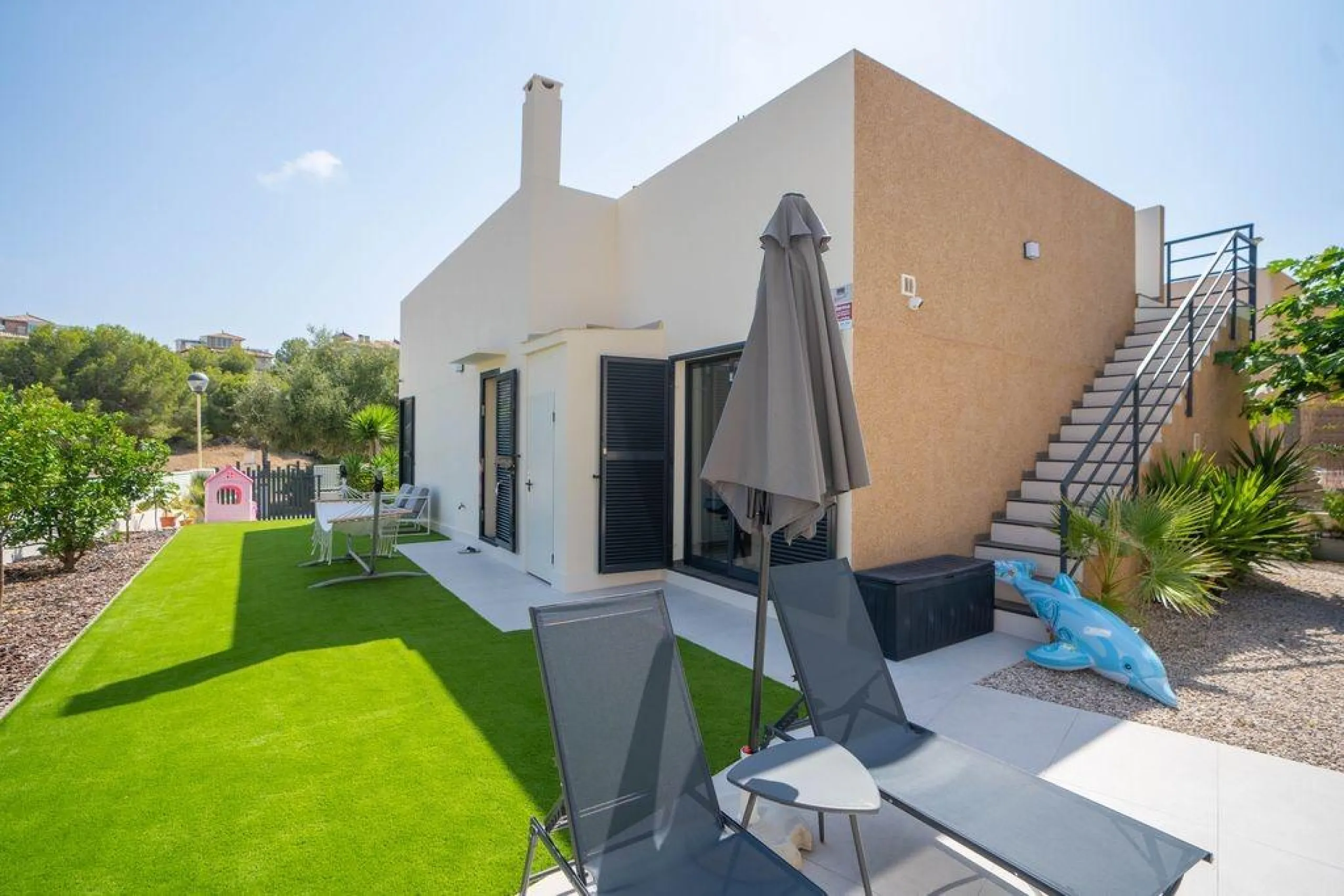 Villa Reformada en La Zenia, Orihuela Costa - Oportunidad Única