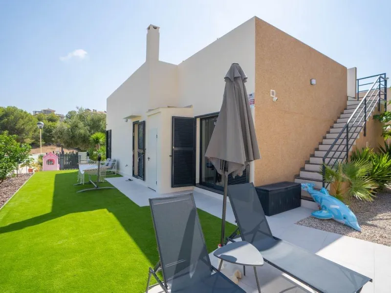 Villa Reformada en La Zenia, Orihuela Costa - Oportunidad Única