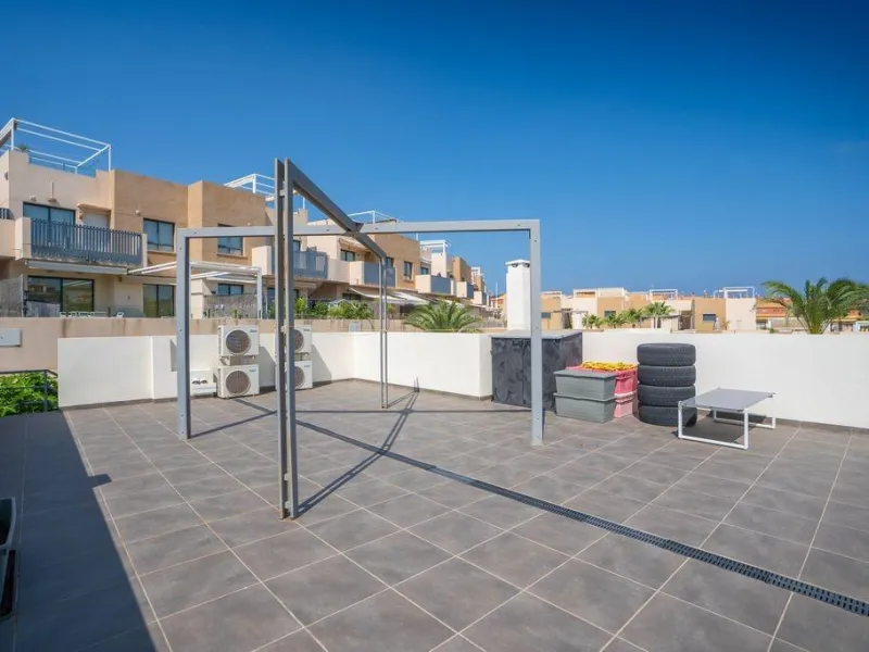 Villa Reformada en La Zenia, Orihuela Costa - Oportunidad Única