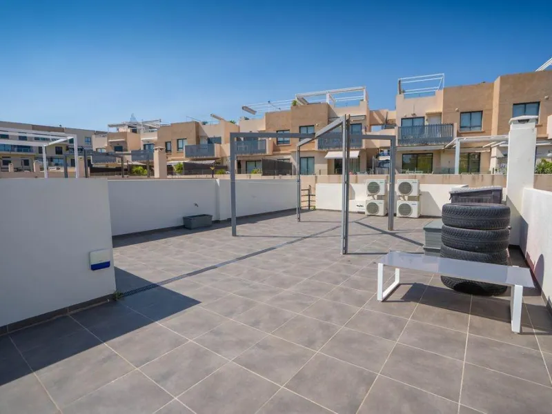 Villa Reformada en La Zenia, Orihuela Costa - Oportunidad Única