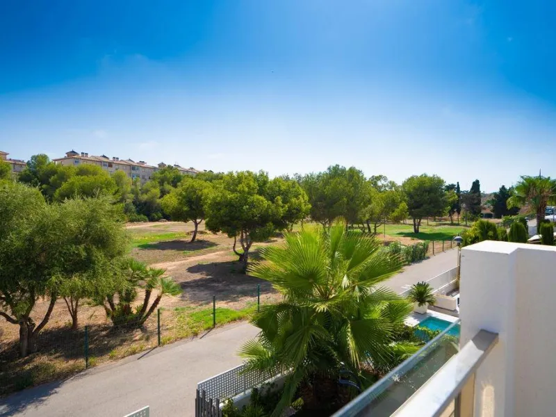 Villa Reformada en La Zenia, Orihuela Costa - Oportunidad Única