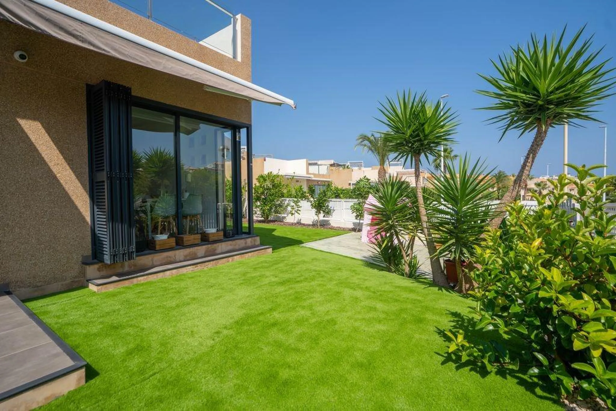 Villa Reformada en La Zenia, Orihuela Costa - Oportunidad Única