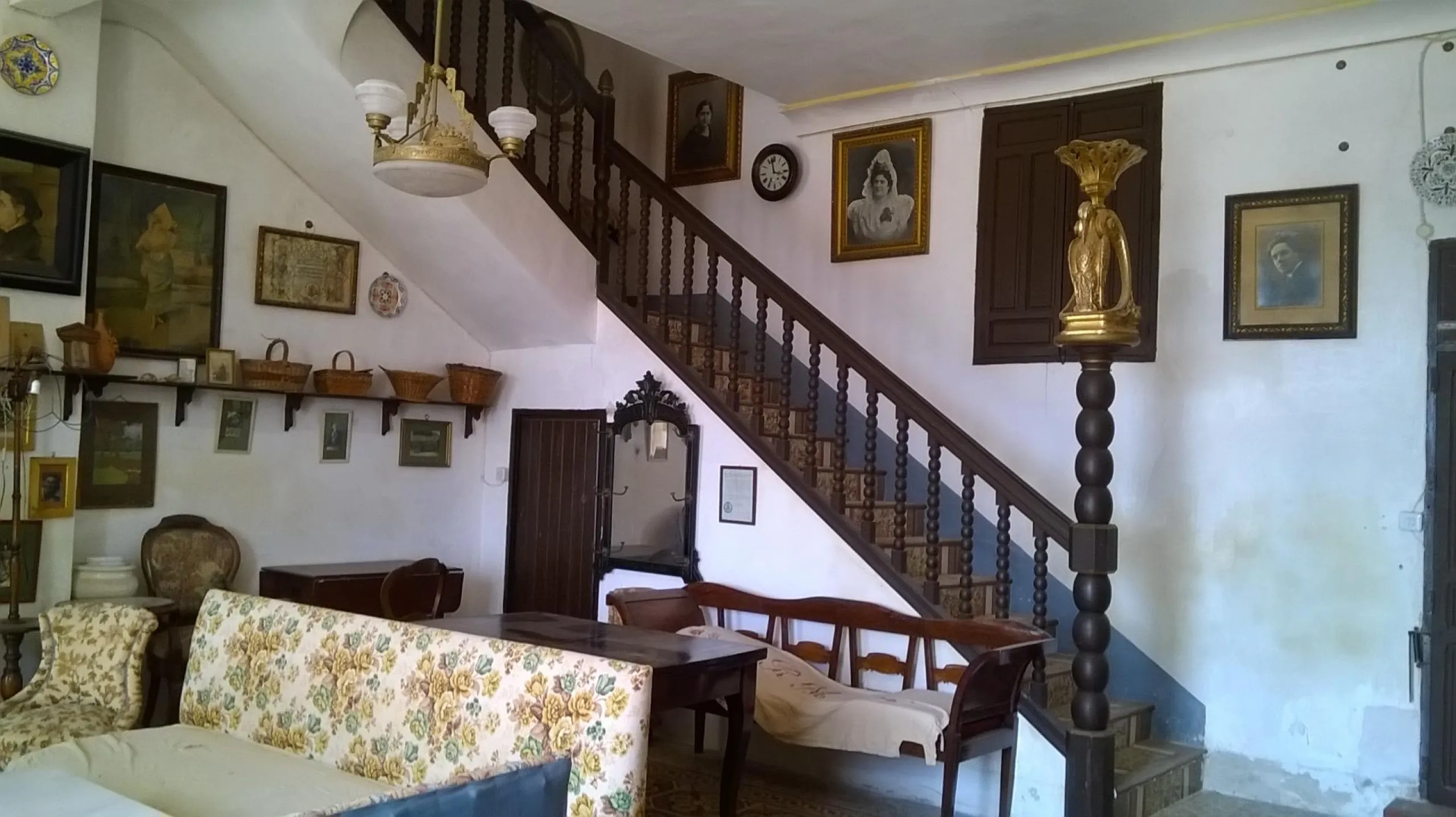 Traditional spanish rustic finca with extensive land & mountain views
