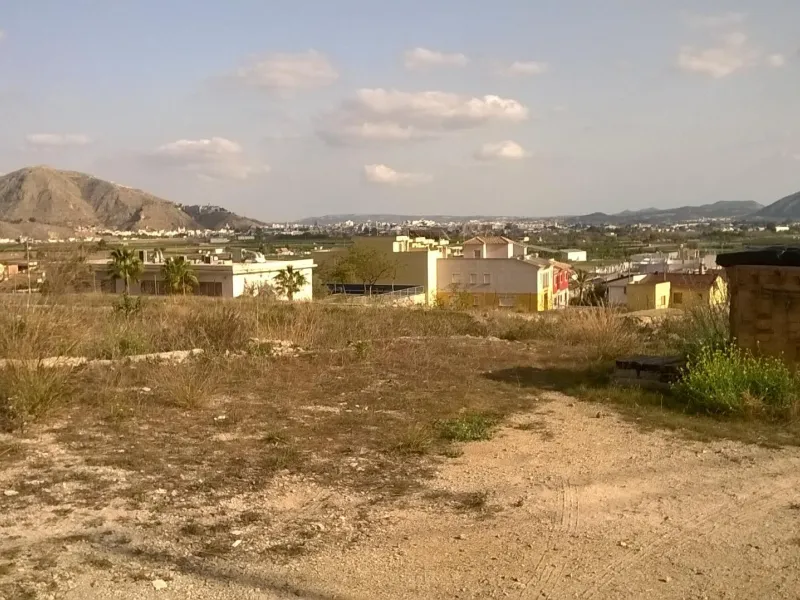 Traditional spanish rustic finca with extensive land & mountain views