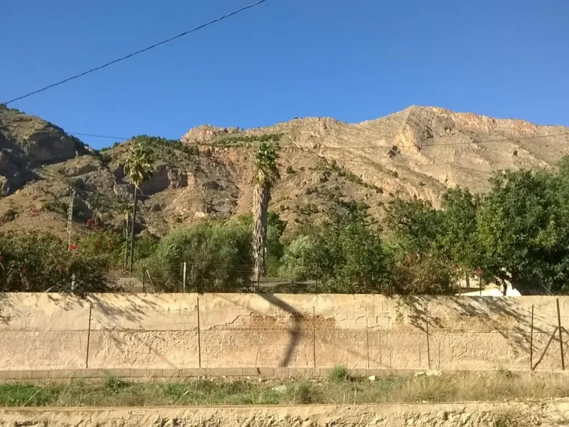 Traditional spanish rustic finca with extensive land & mountain views