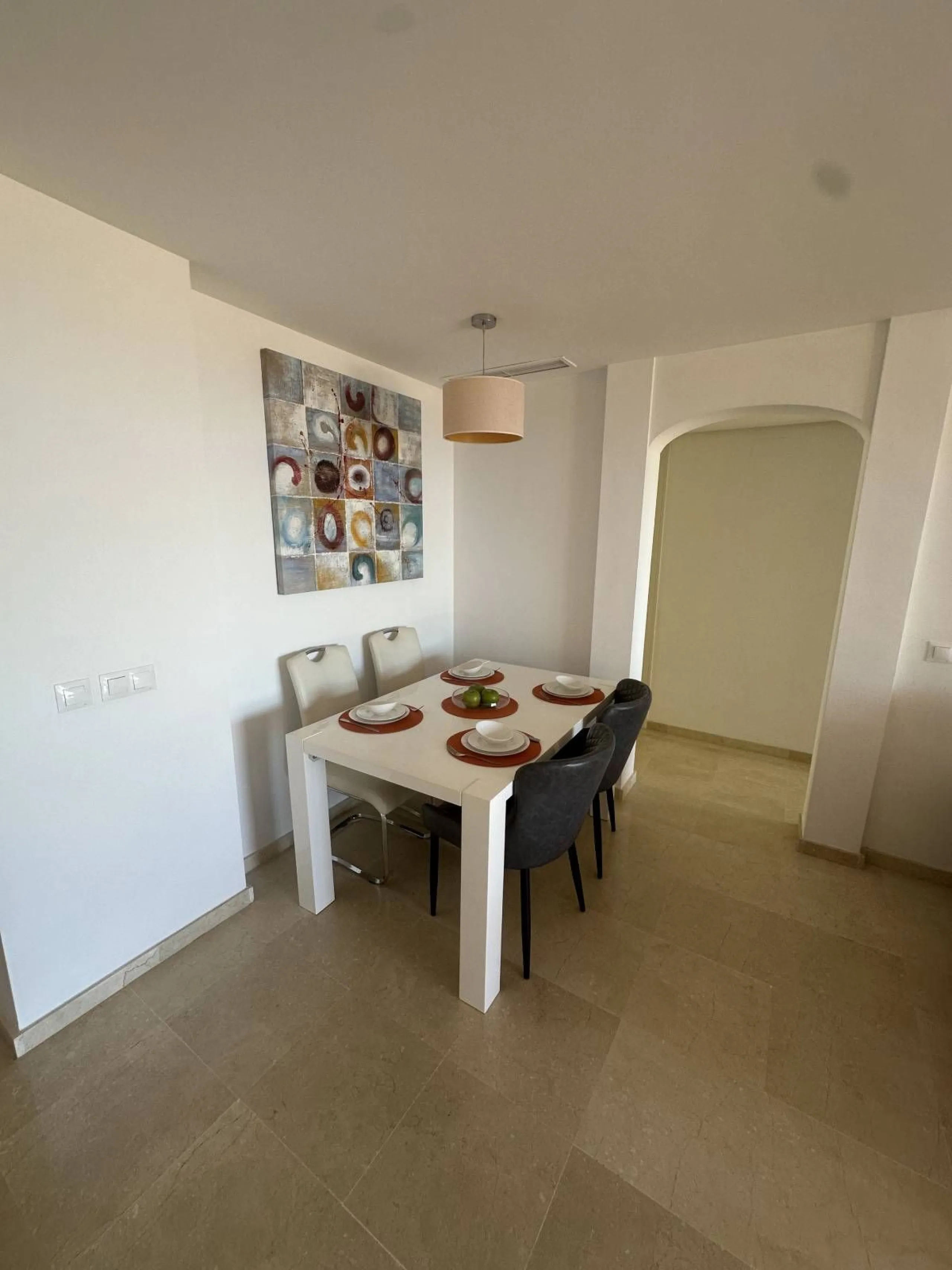 Atemberaubende 2-Zimmer-Wohnung mit Meerblick, privatem Tiefgaragenstellplatz und Abstellraum – Bellavista Hills 2, Calahonda – 349.000 €