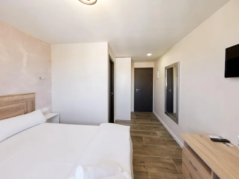 Magnífico Hotel Reformado en Cabo Huertas: IDEAL PARA INVERSORES