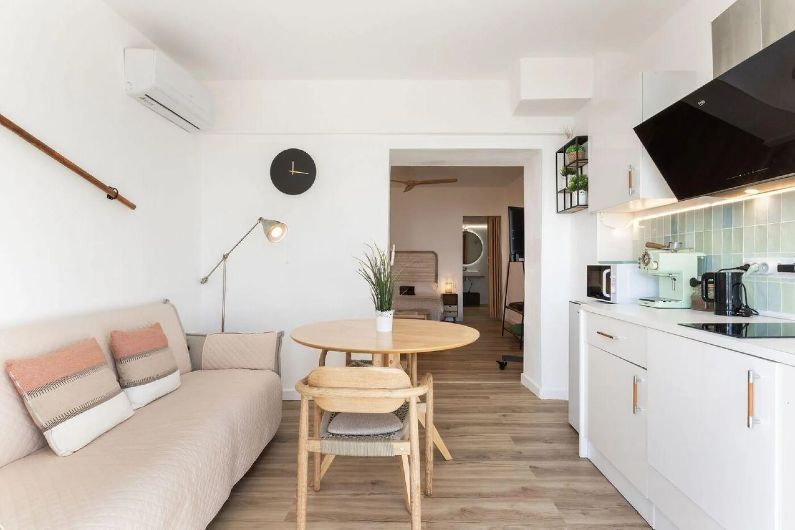 Beachfront Villa with Direct Cove Access in Cabo de las Huertas, Alicante