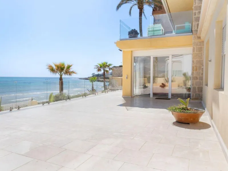 Beachfront Villa with Direct Cove Access in Cabo de las Huertas, Alicante