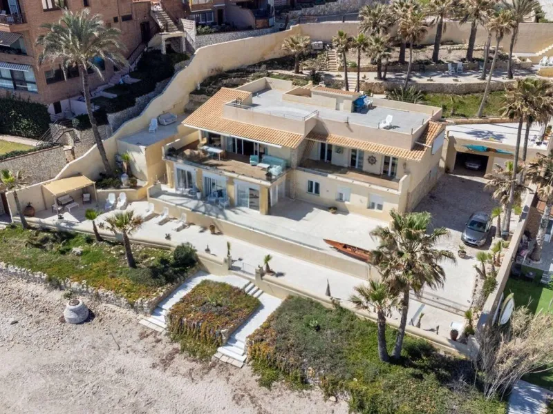 Beachfront Villa with Direct Cove Access in Cabo de las Huertas, Alicante