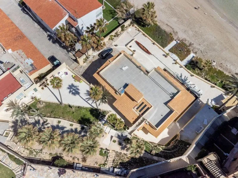 Beachfront Villa with Direct Cove Access in Cabo de las Huertas, Alicante