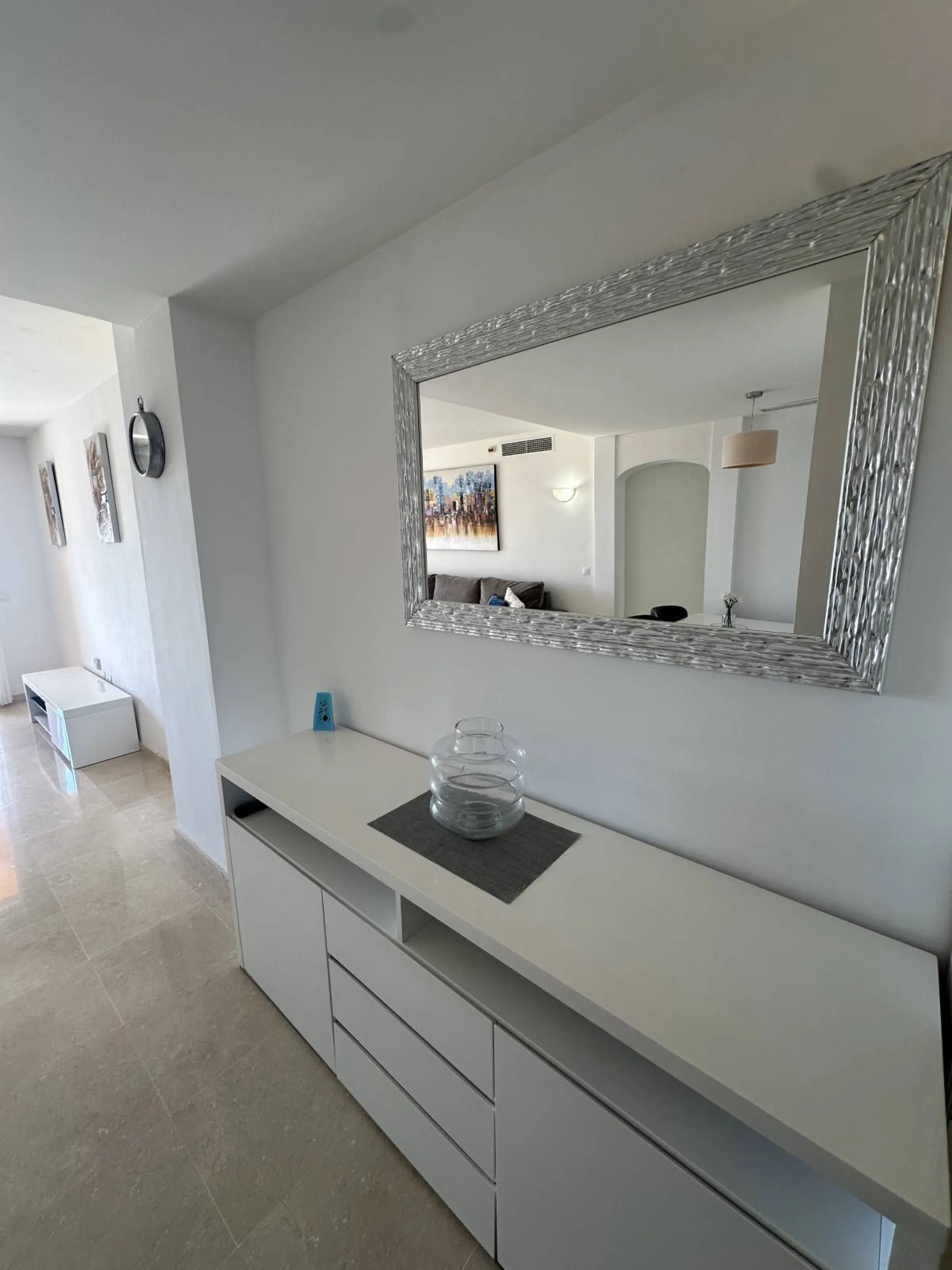 Atemberaubende 2-Zimmer-Wohnung mit Meerblick, privatem Tiefgaragenstellplatz und Abstellraum – Bellavista Hills 2, Calahonda – 349.000 €