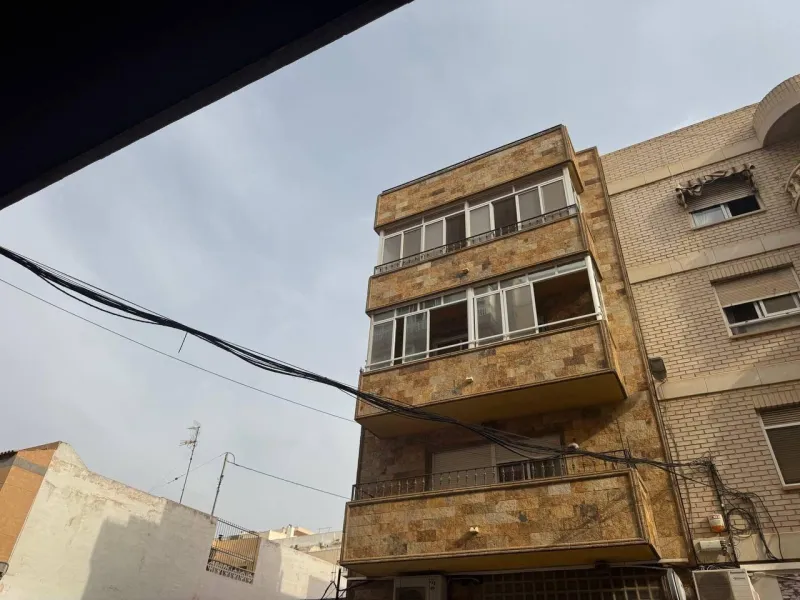 Spacious Semi-New Apartment in Torrevieja, Ideal for Living