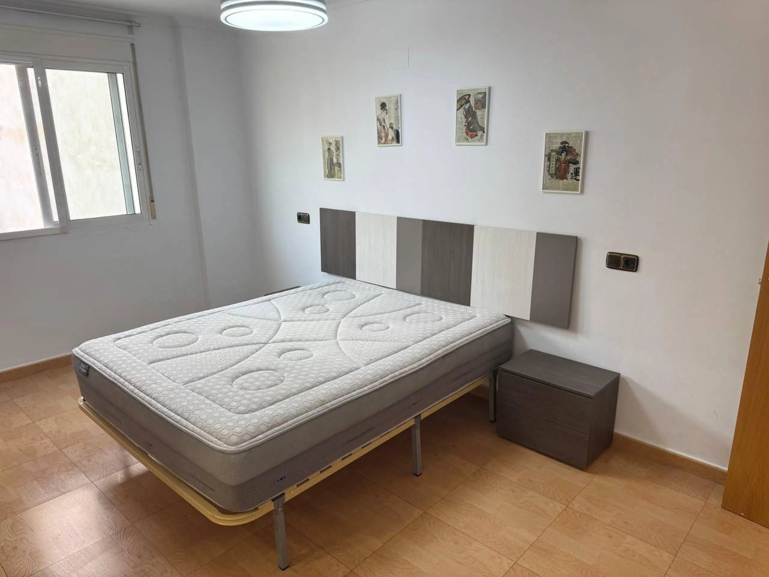 Spacious Semi-New Apartment in Torrevieja, Ideal for Living