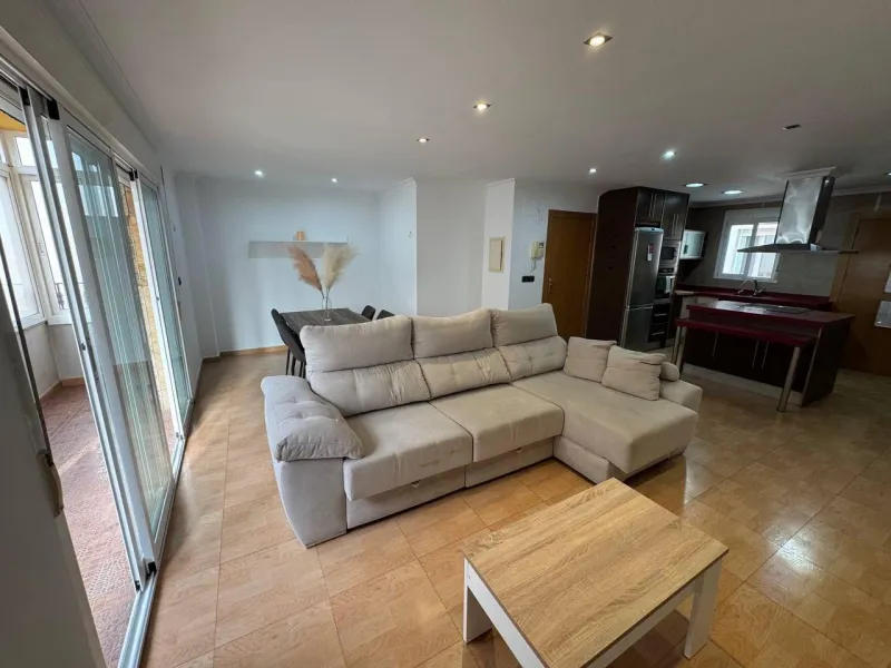 Spacious Semi-New Apartment in Torrevieja, Ideal for Living