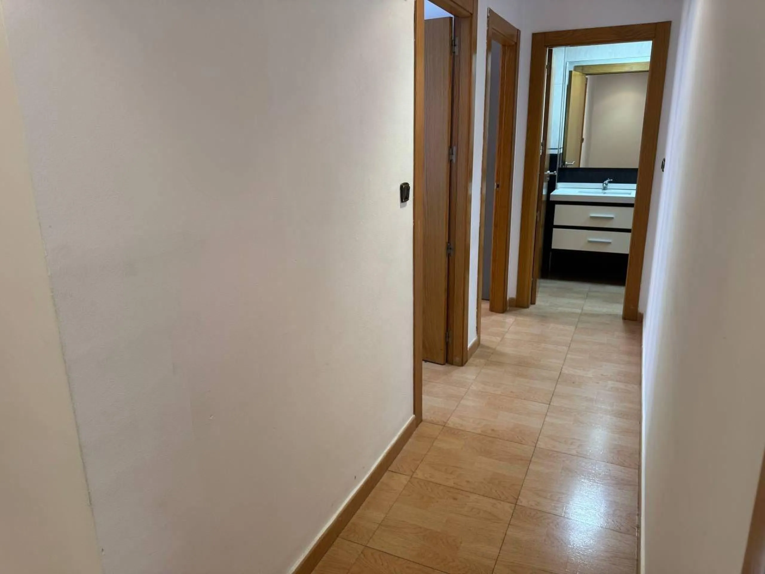 Spacious Semi-New Apartment in Torrevieja, Ideal for Living