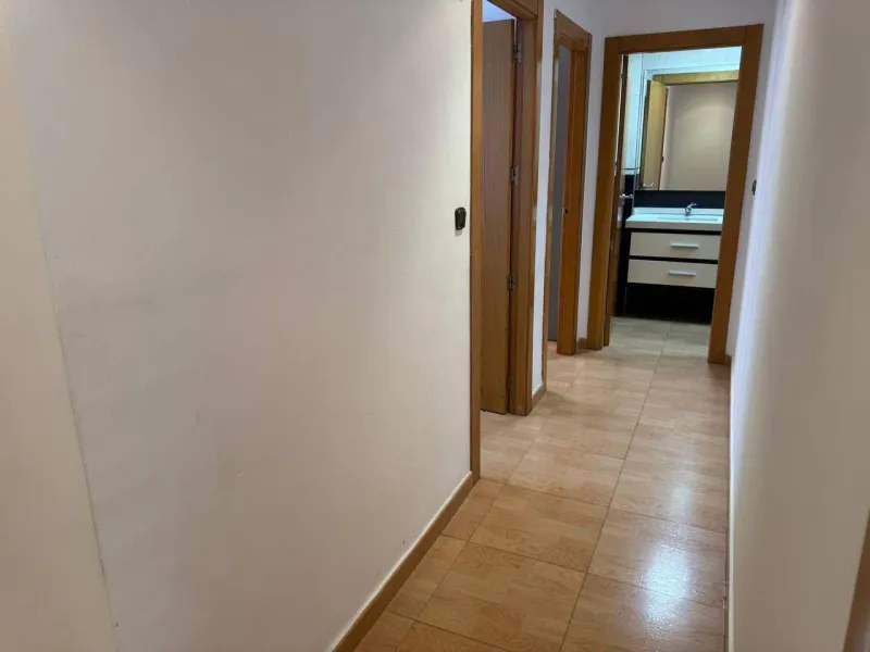 Spacious Semi-New Apartment in Torrevieja, Ideal for Living