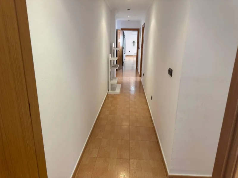 Spacious Semi-New Apartment in Torrevieja, Ideal for Living